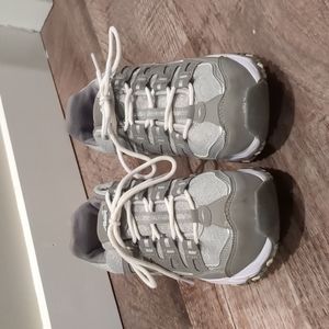 Avia Women's Tennis shoes Sz 8